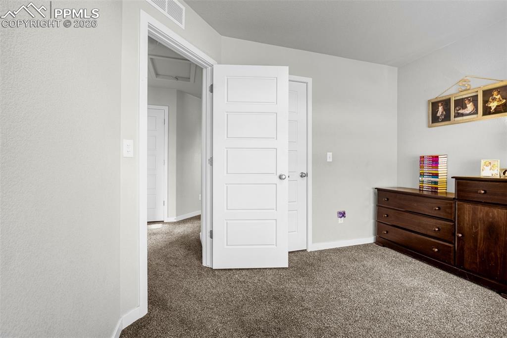 Image 25 of 40: Bedroom