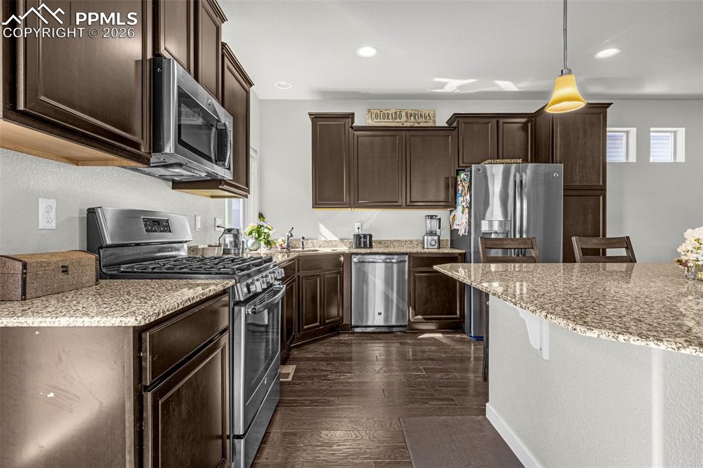 Image 5 of 40: Kitchen