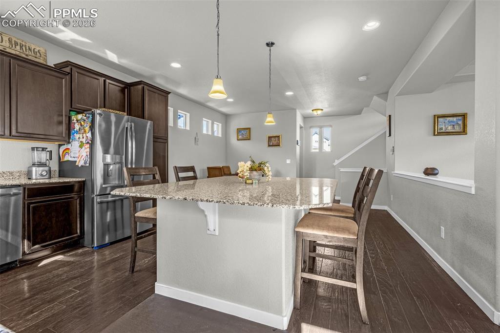 Image 8 of 40: Kitchen