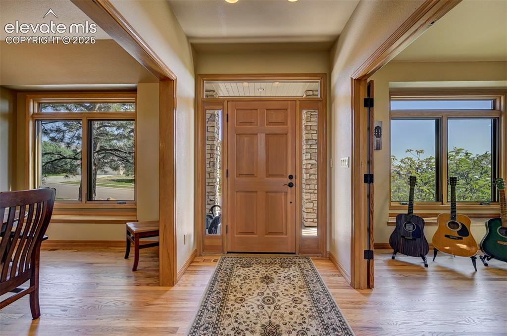 Image 4 of 47: Entry