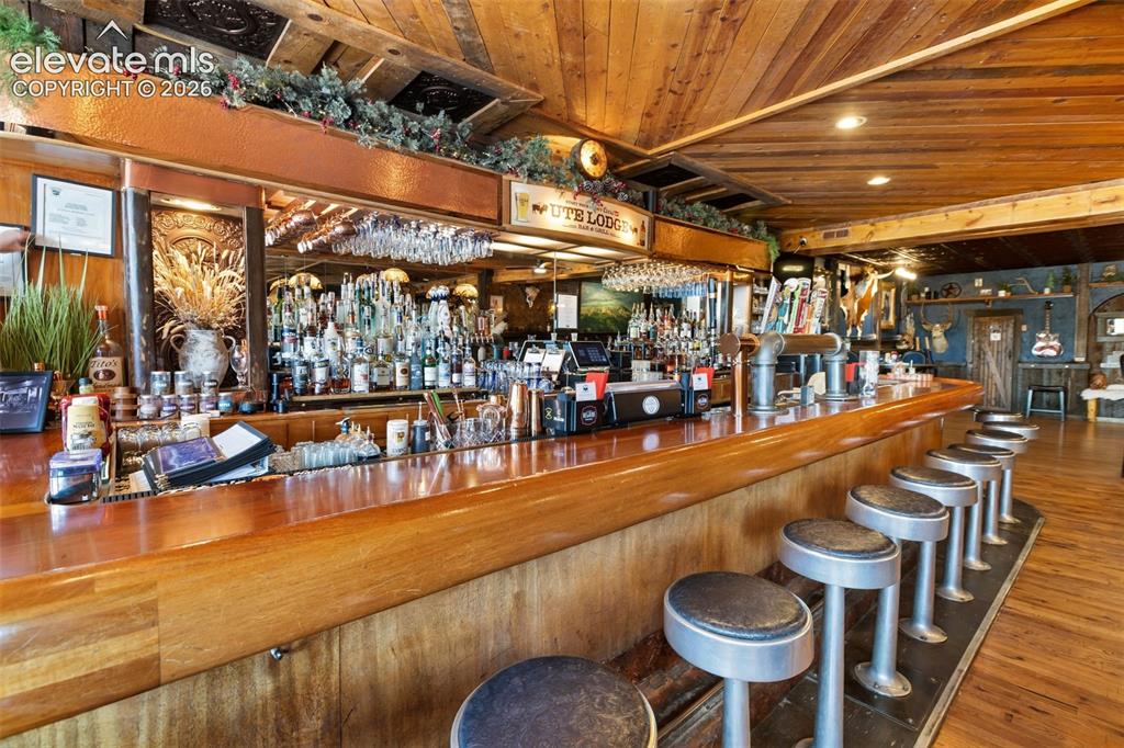 Image 16 of 50: Bar