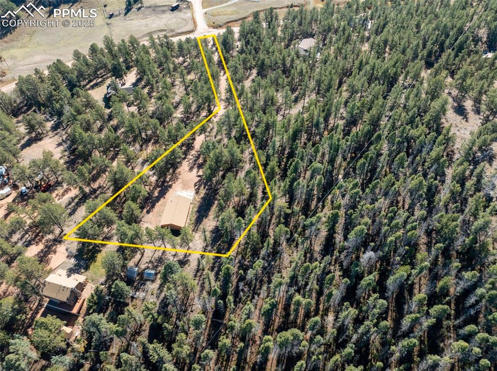 Image 11 of 29: Property Lines are approximate and not a survey