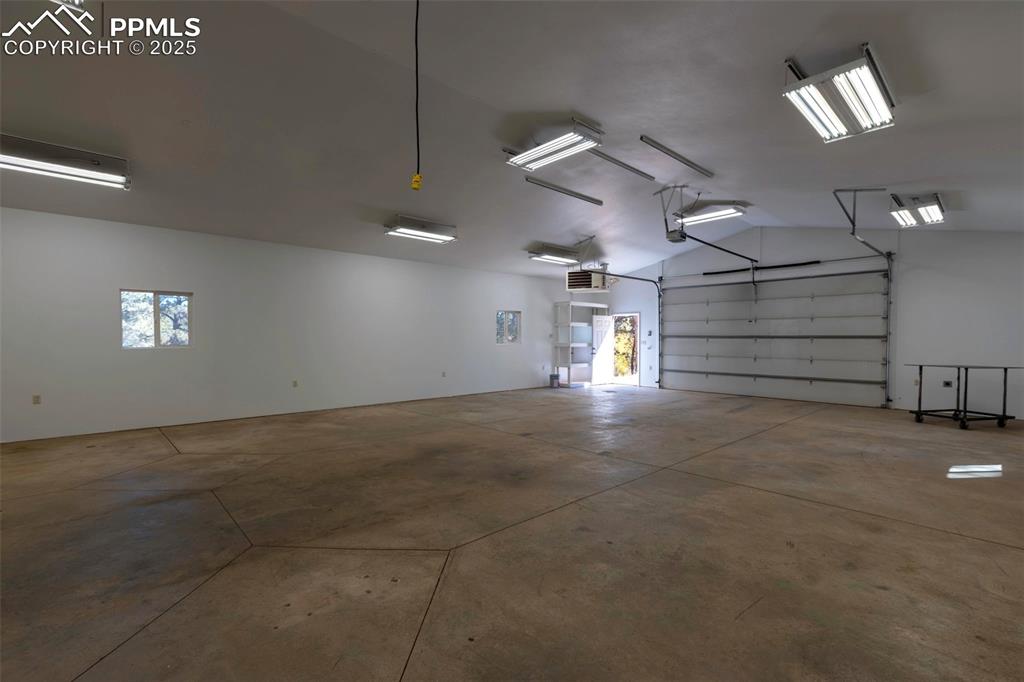 Image 9 of 29: Garage