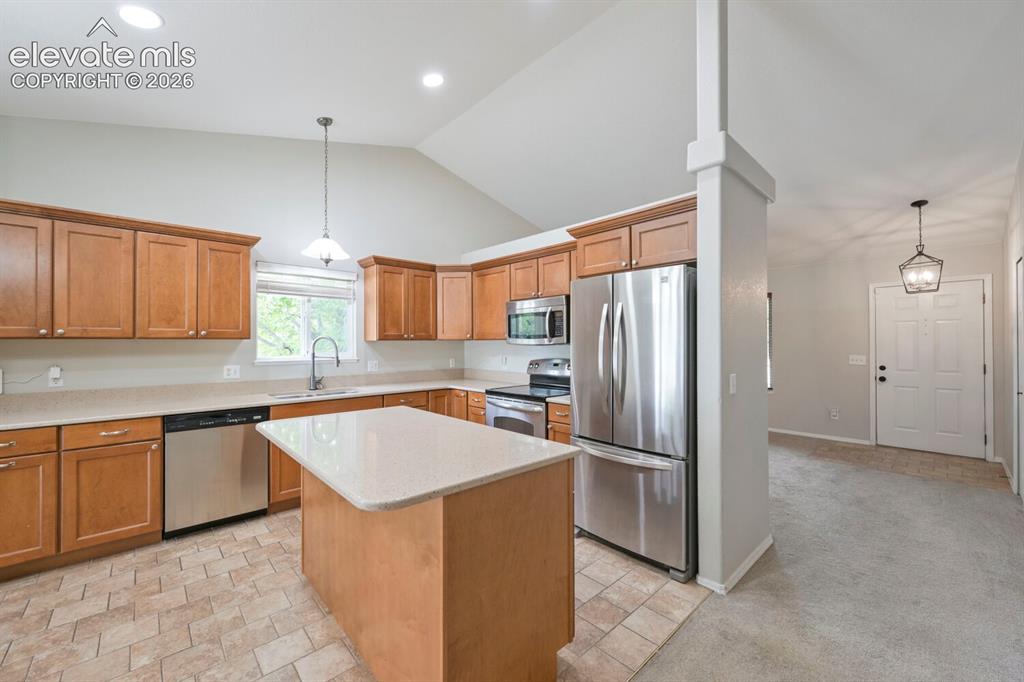 Image 13 of 47: Kitchen