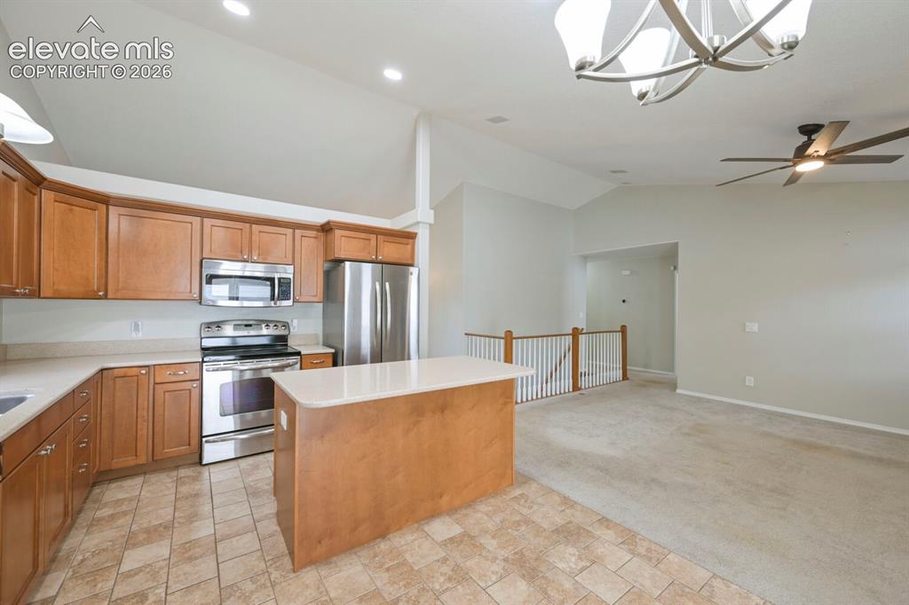 Image 14 of 47: Kitchen