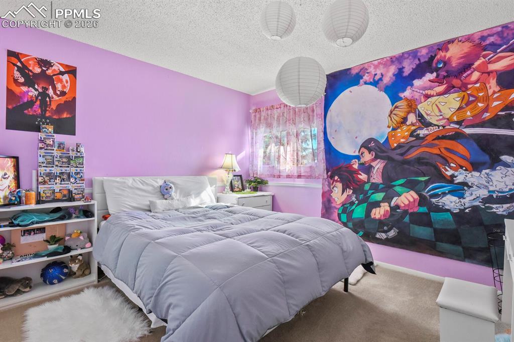 Image 22 of 35: Bedroom