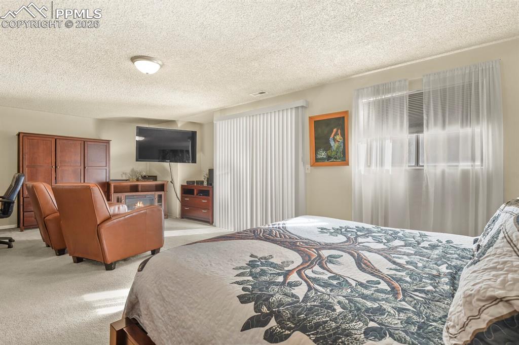 Image 24 of 35: Bedroom