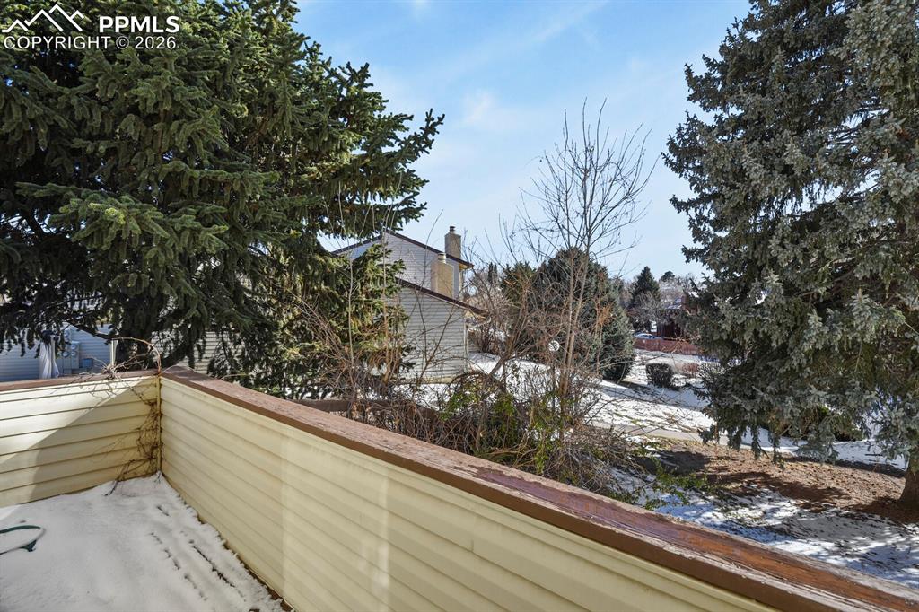 Image 28 of 35: Balcony