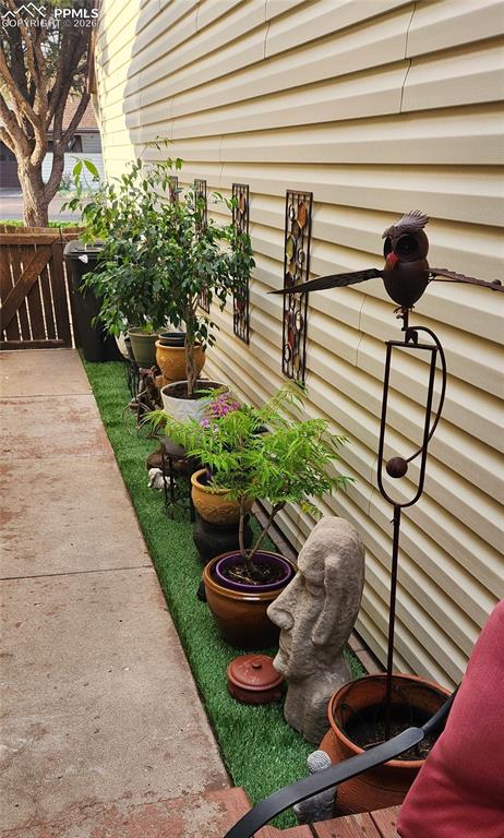 Image 31 of 35: Balcony