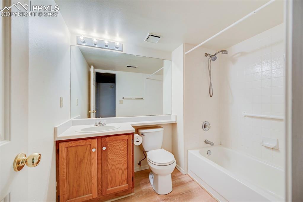 Image 33 of 45: Basement full bath