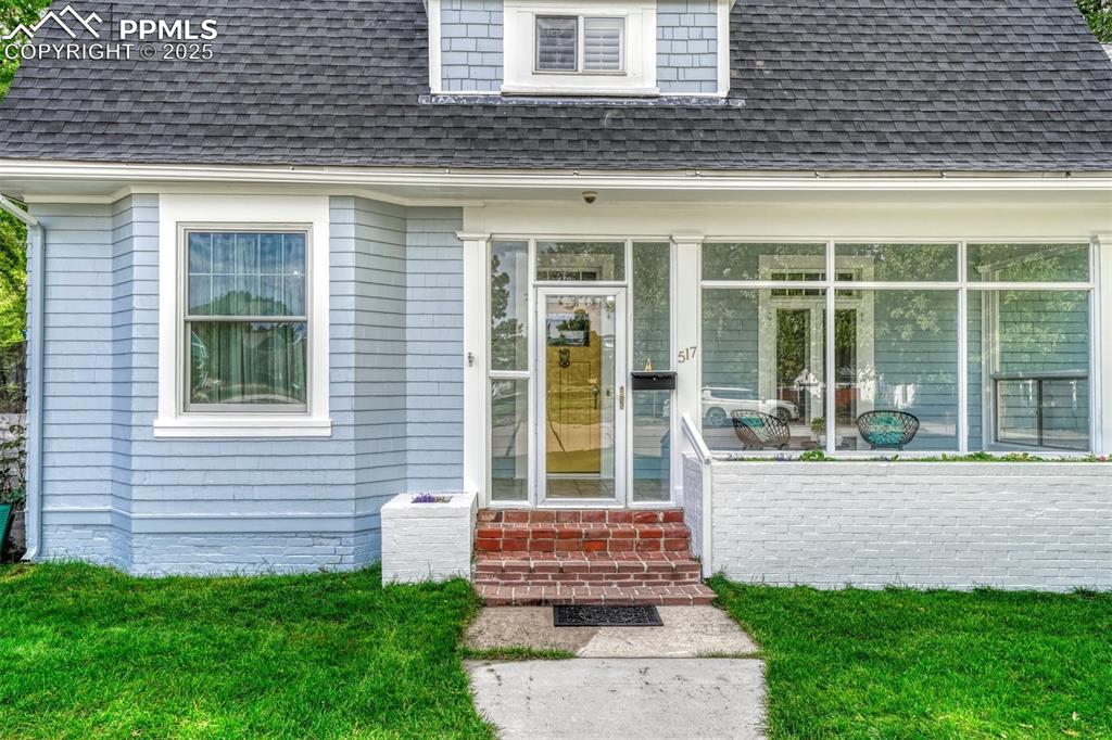 Image 9 of 42: Entry