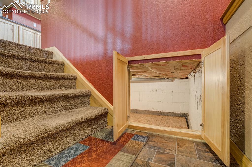 Image 39 of 50: Storage under dining room addition