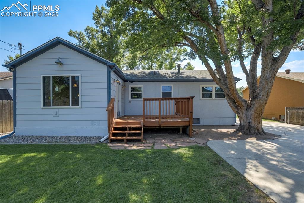 Image 44 of 50: Back of Structure