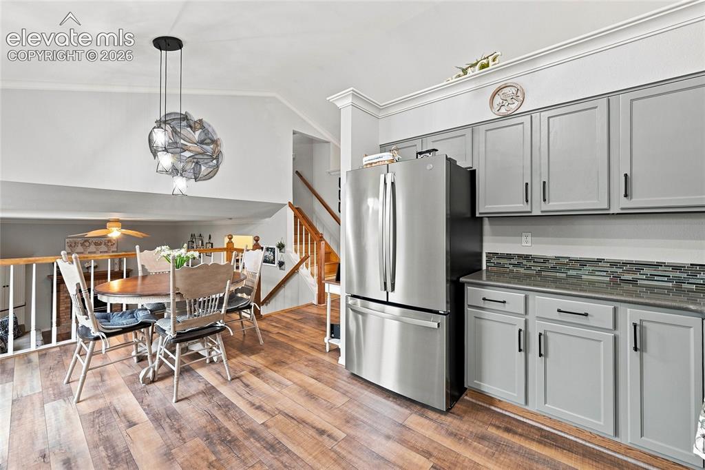 Image 15 of 45: stainless steel appliances