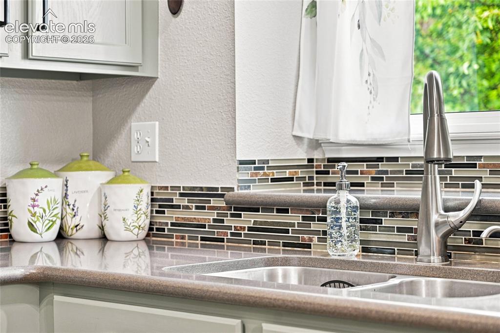Image 16 of 45: Solid surface countertops