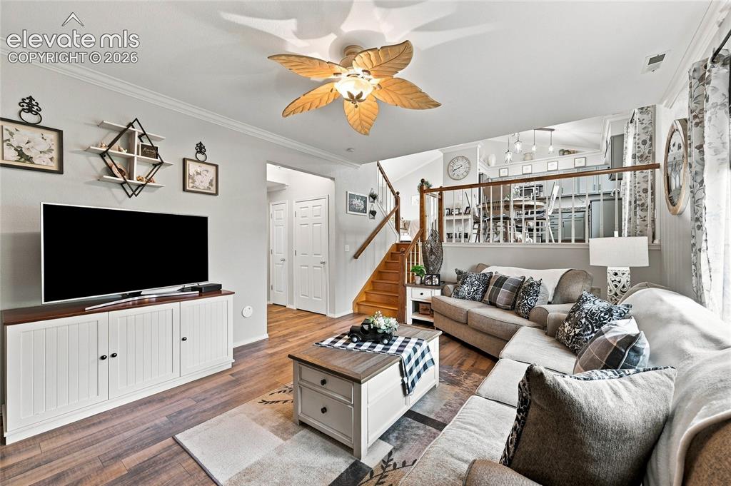 Image 19 of 45: Family room