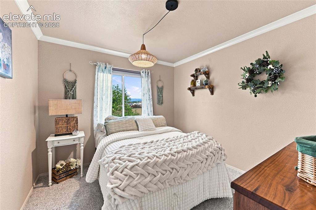 Image 31 of 45: Upstairs bedroom #3