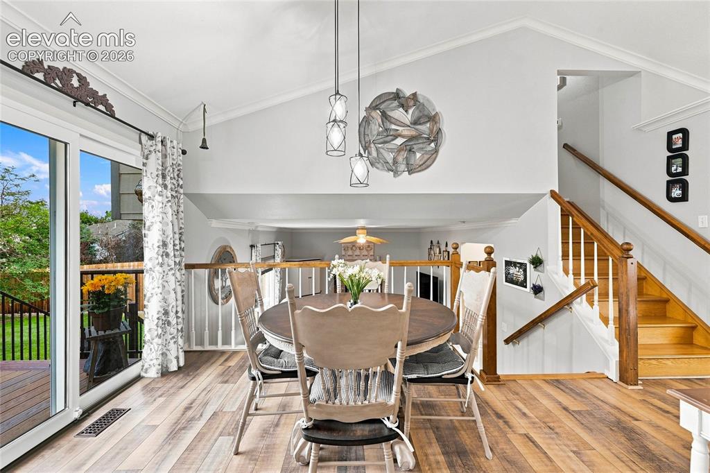 Image 9 of 45: Dining area