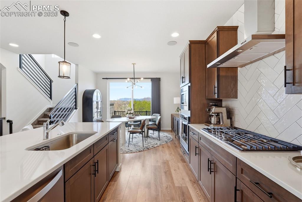 Image 12 of 49: Kitchen