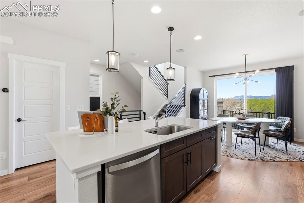 Image 13 of 49: Kitchen