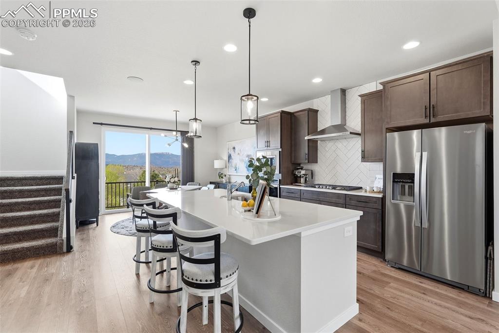 Image 15 of 49: Kitchen