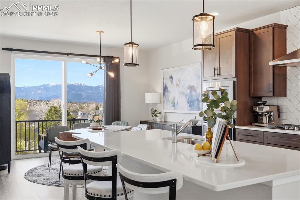 Image 16 of 49: Kitchen