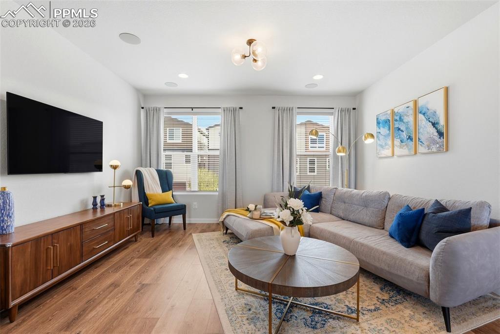 Image 18 of 49: Living Room