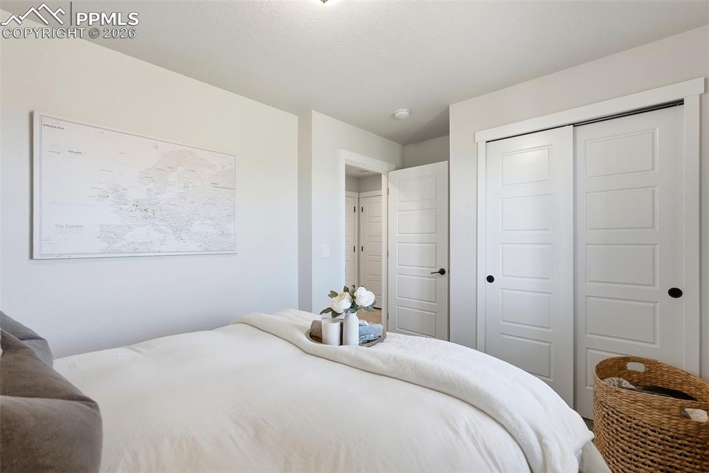 Image 37 of 49: Bedroom