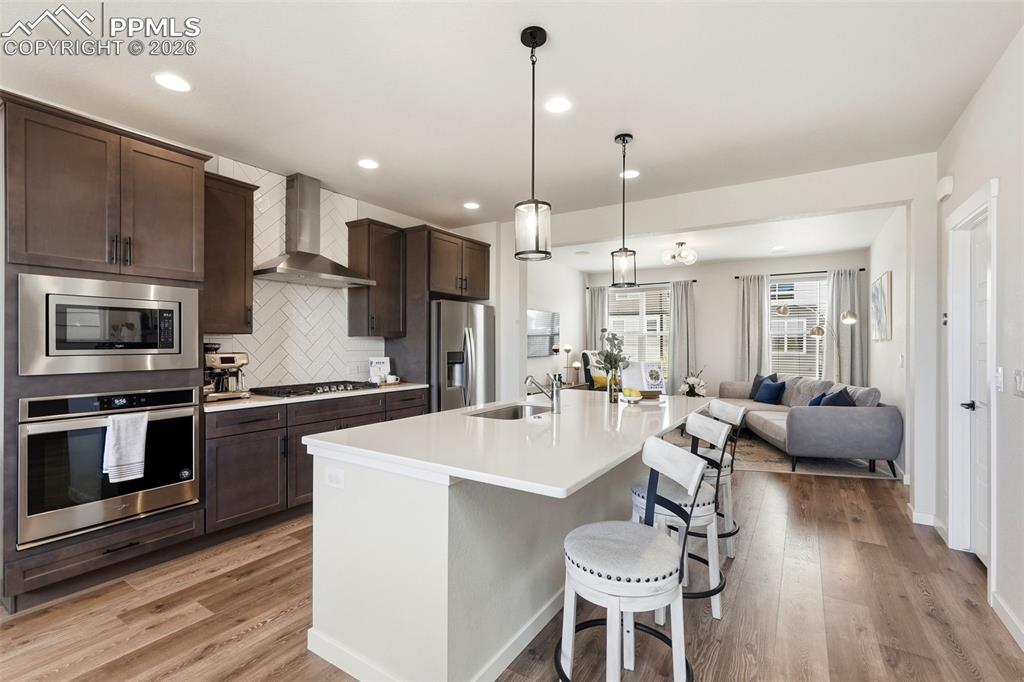 Image 4 of 49: Kitchen