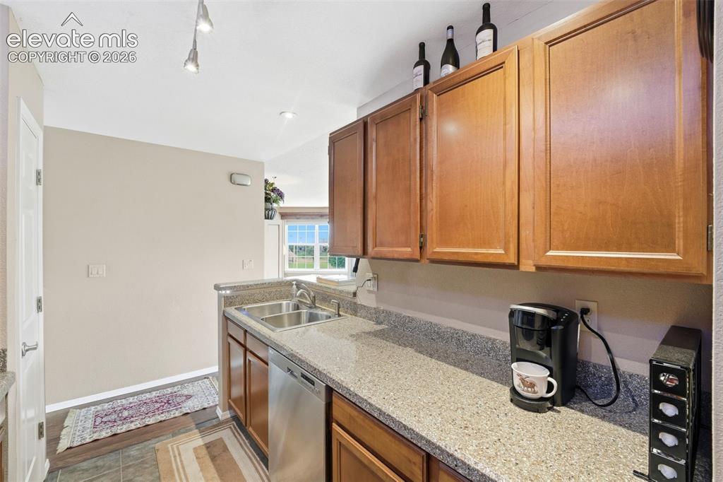 Image 11 of 48: Kitchen