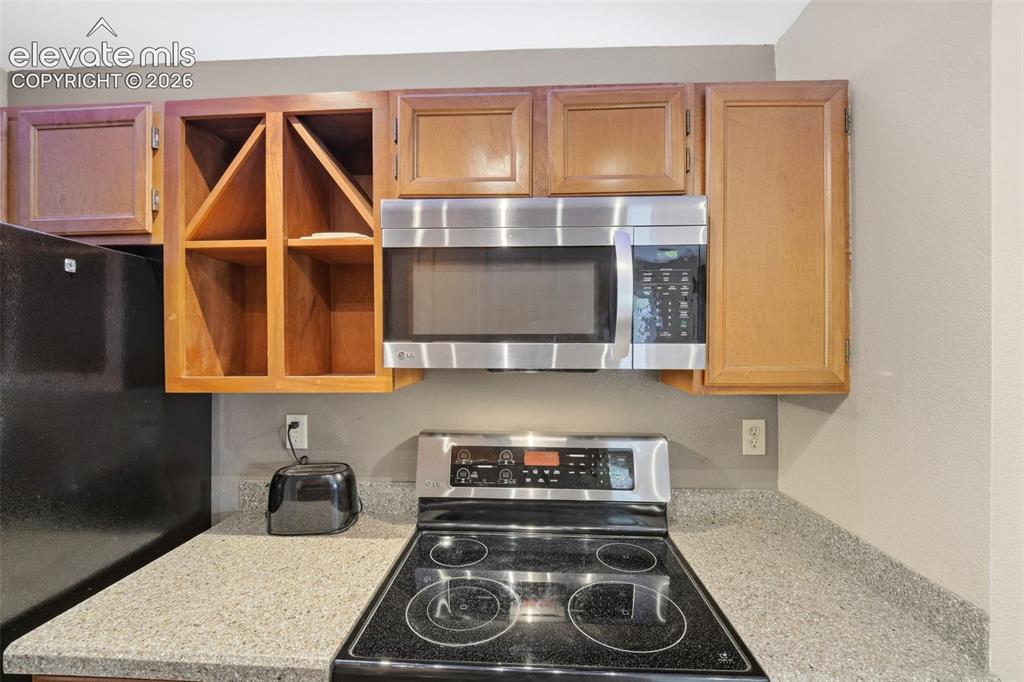 Image 13 of 48: Kitchen