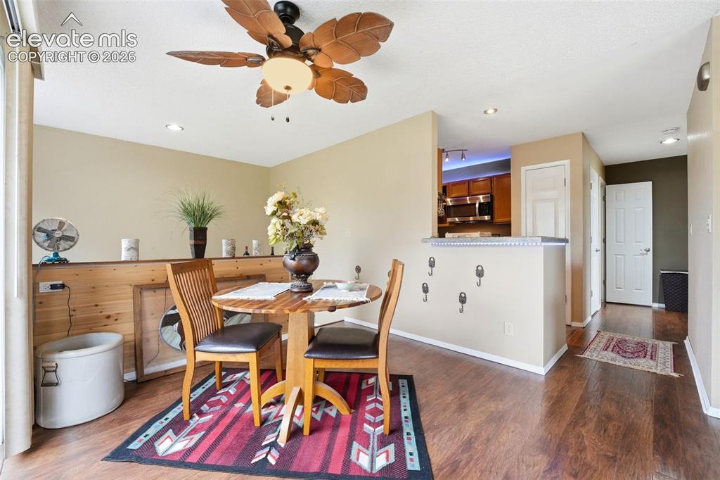 Image 20 of 48: Dining Area