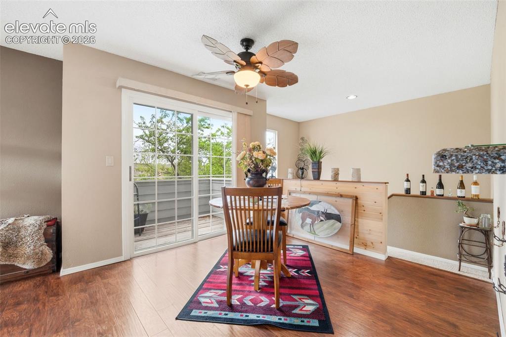 Image 21 of 48: Dining Area