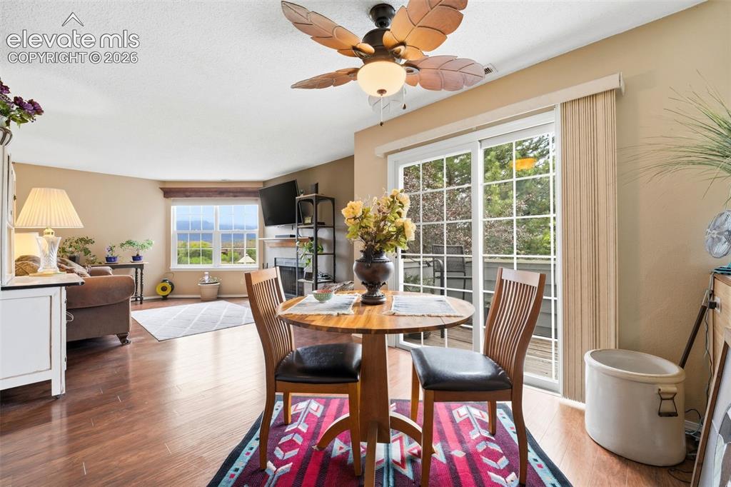Image 22 of 48: Dining Area