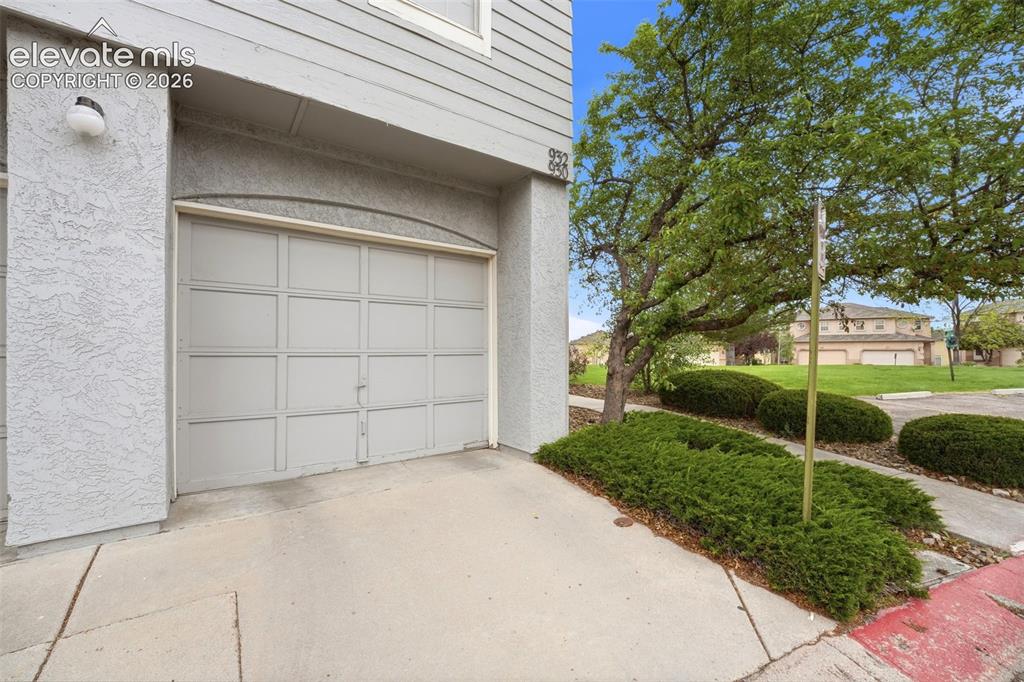 Image 4 of 48: Garage