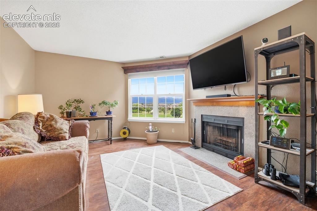 Image 8 of 48: Living Room