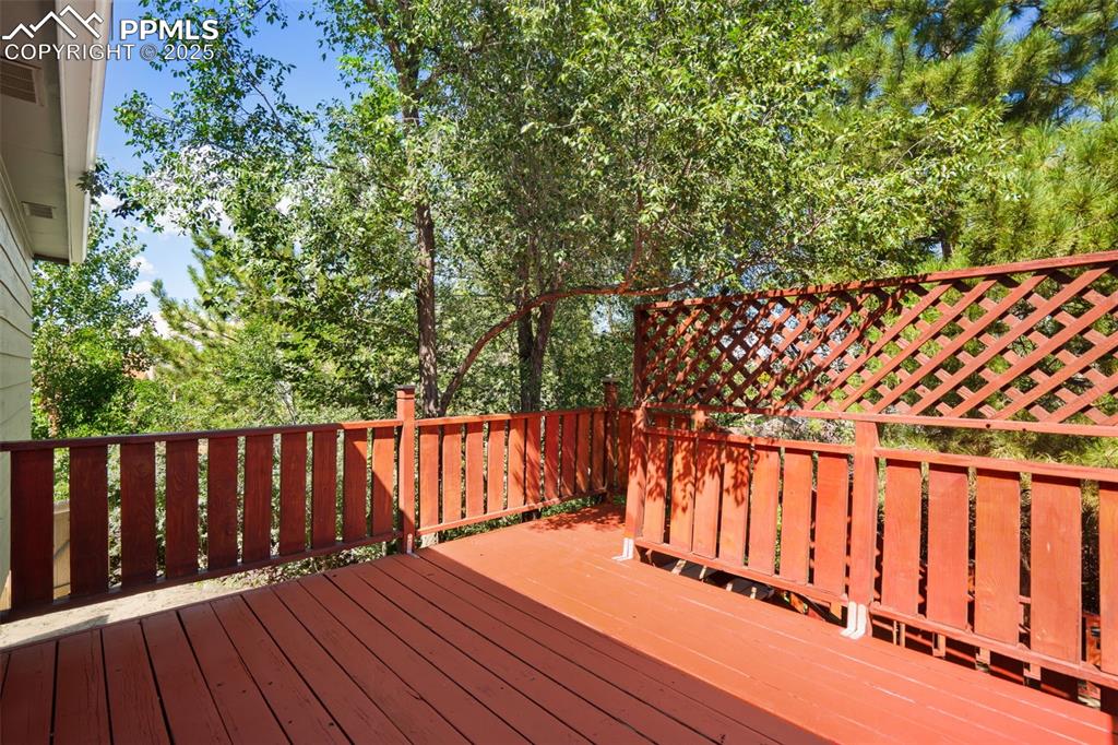 Image 25 of 29: Deck