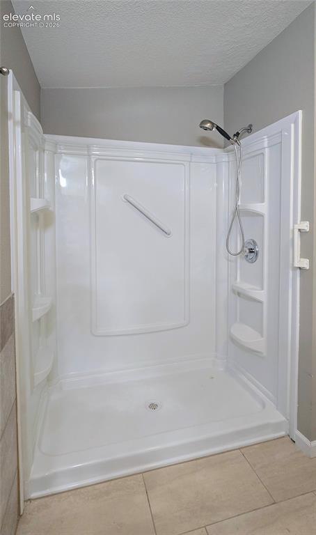 Image 15 of 26: Bathroom