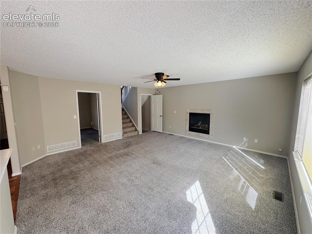 Image 17 of 50: Living Room