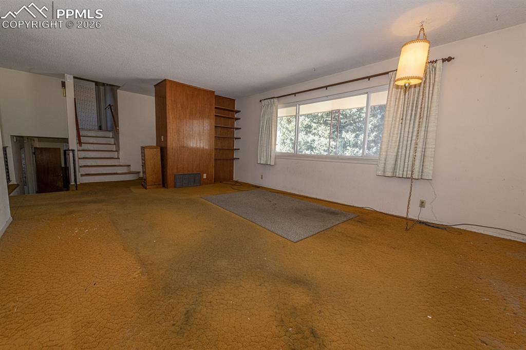 Image 12 of 41: Living room