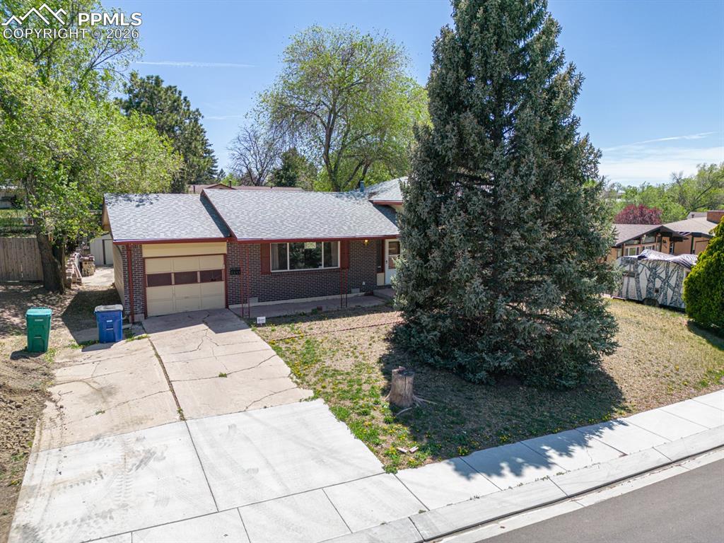 Image 2 of 41: Front of Structure