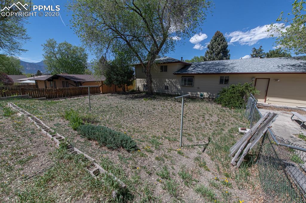 Image 37 of 41: Back of Structure