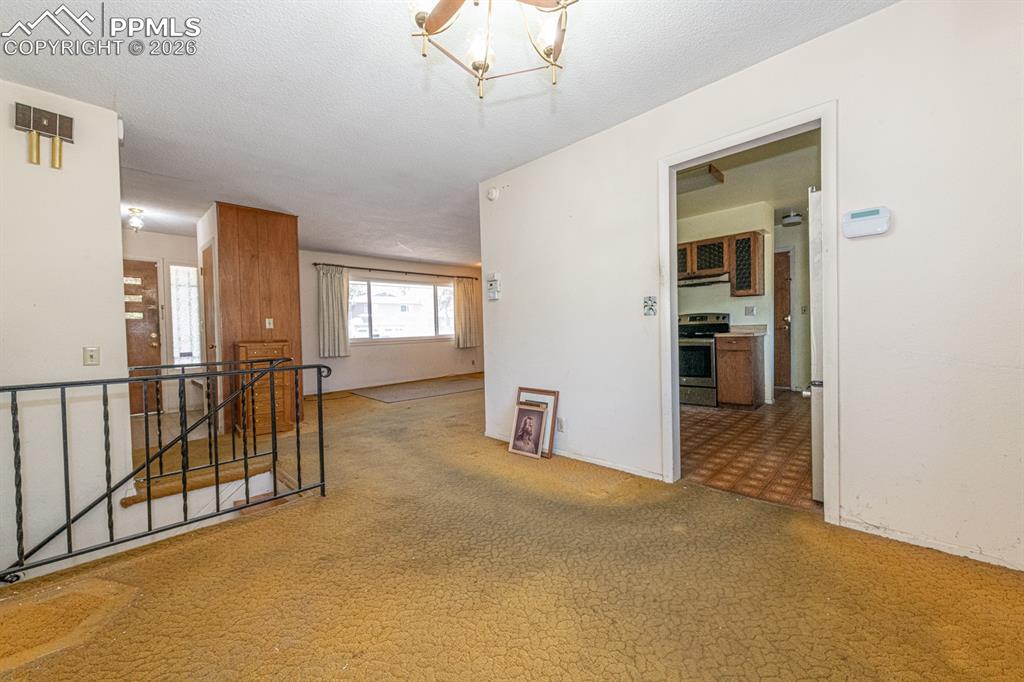 Image 9 of 41: Dining area