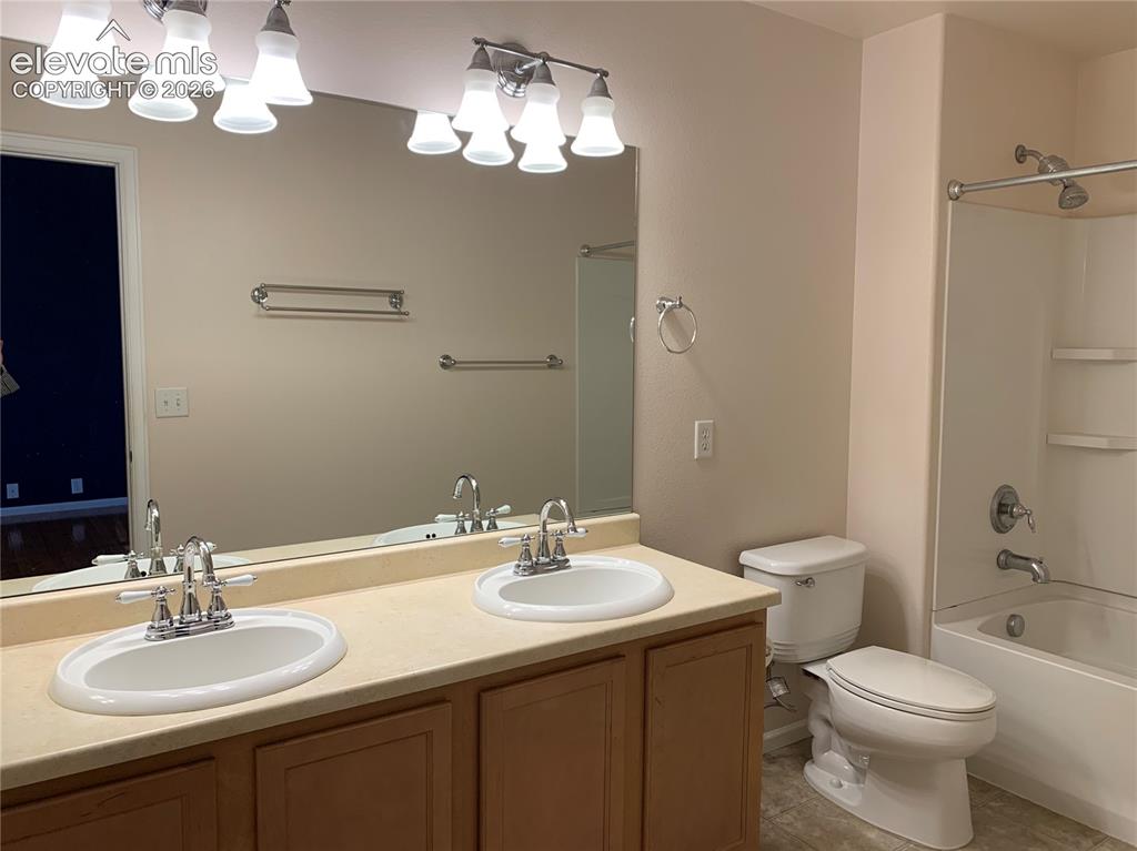 Image 7 of 12: Master Bathroom