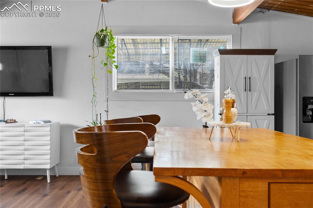 Image 13 of 31: Dining Area