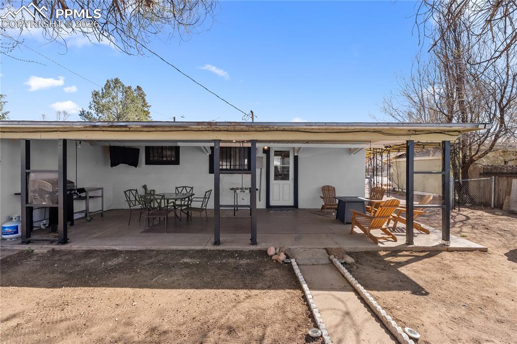 Image 24 of 31: Back of Structure