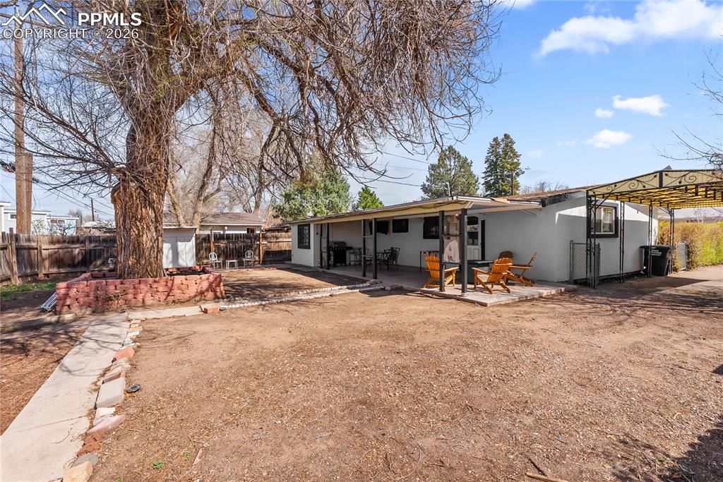 Image 25 of 31: Back of Structure