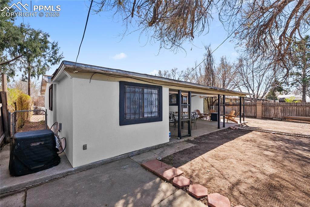 Image 26 of 31: Back of Structure