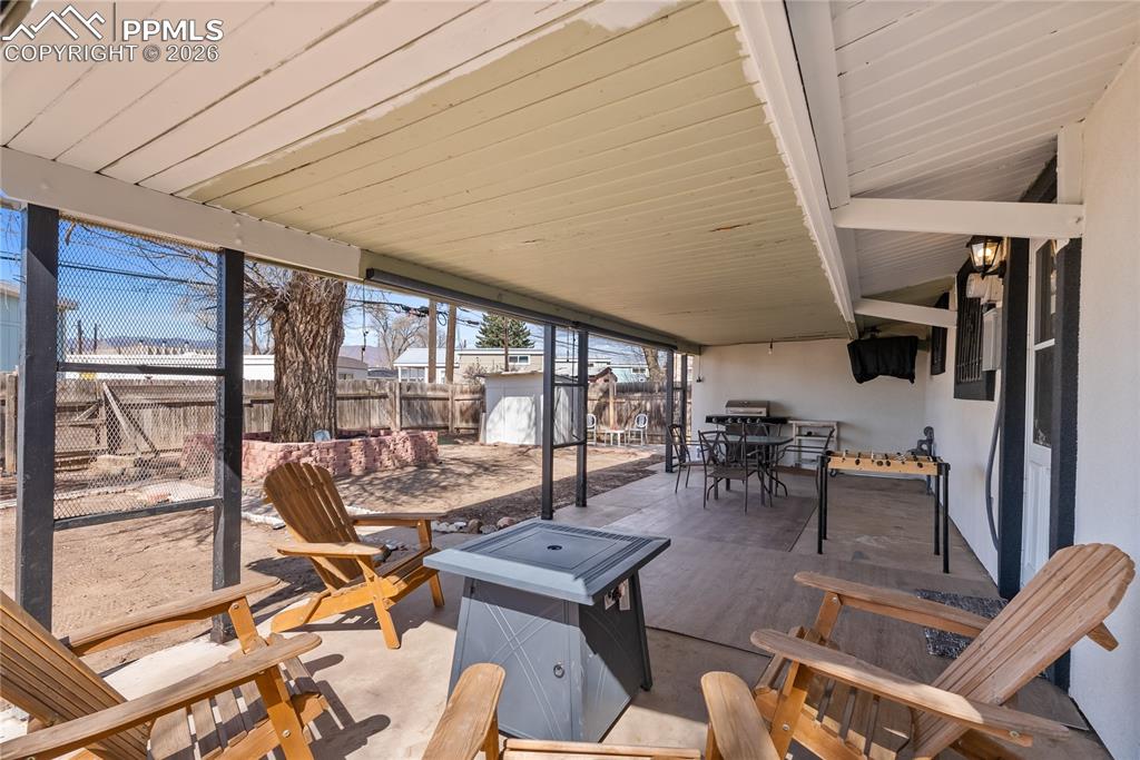 Image 28 of 31: Patio