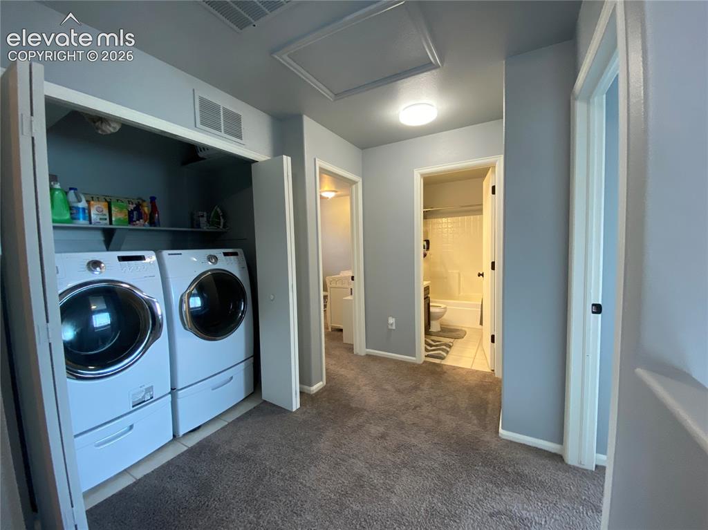 Image 17 of 20: Laundry